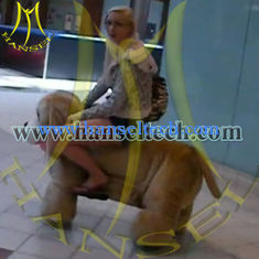China Hansel walking on ground fur real pony for kids electric animal ride with CE approved proveedor
