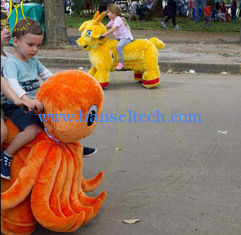 China Hansel electric kids walking coin operated motorized plush riding animals proveedor