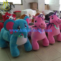 China Hansel hot selling entertainment walking electric plush stuffed animals ride proveedor