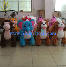 China Hansel amusement walking plush animal horse electric plush animals proveedor