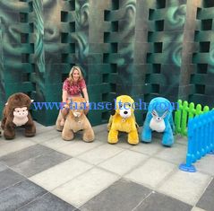China Hansel Guangzhou toy fireproof plush walking electric ride on animals proveedor