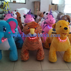 China Hansel  hot selling plush motorized riding animals  children coin operated walking animal toy rides proveedor
