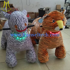 China Hansel hot-selling coin operated mountable animal walking plush electric ride for children proveedor