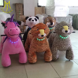 Hansel Stuffed animal car ride electric motorized plush riding animals with light necklace proveedor