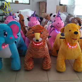 Hansel  hot selling plush motorized riding animals  children coin operated walking animal toy rides proveedor